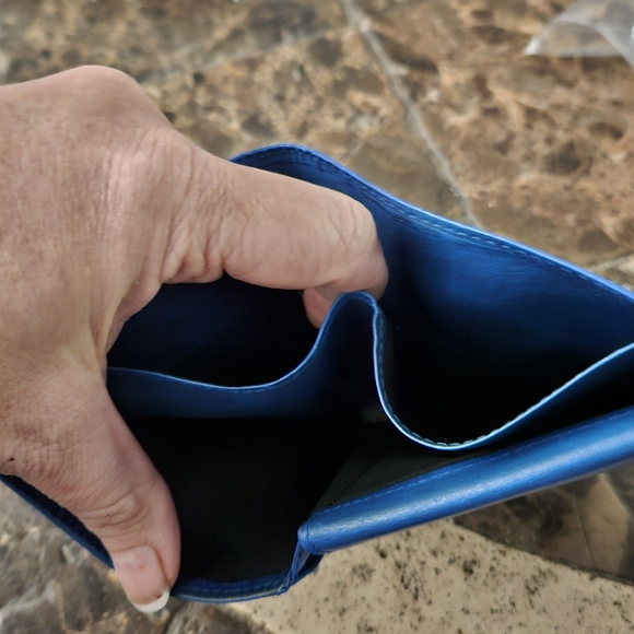 Louis Vuitton Blue Cyan Epi Leather zmens Bi Fold Wallet - Picture 6 of 11